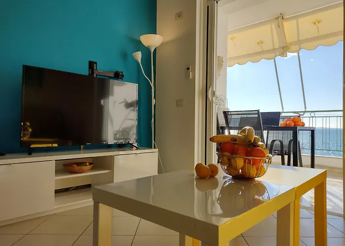 Sea View Coral Reef 公寓 *